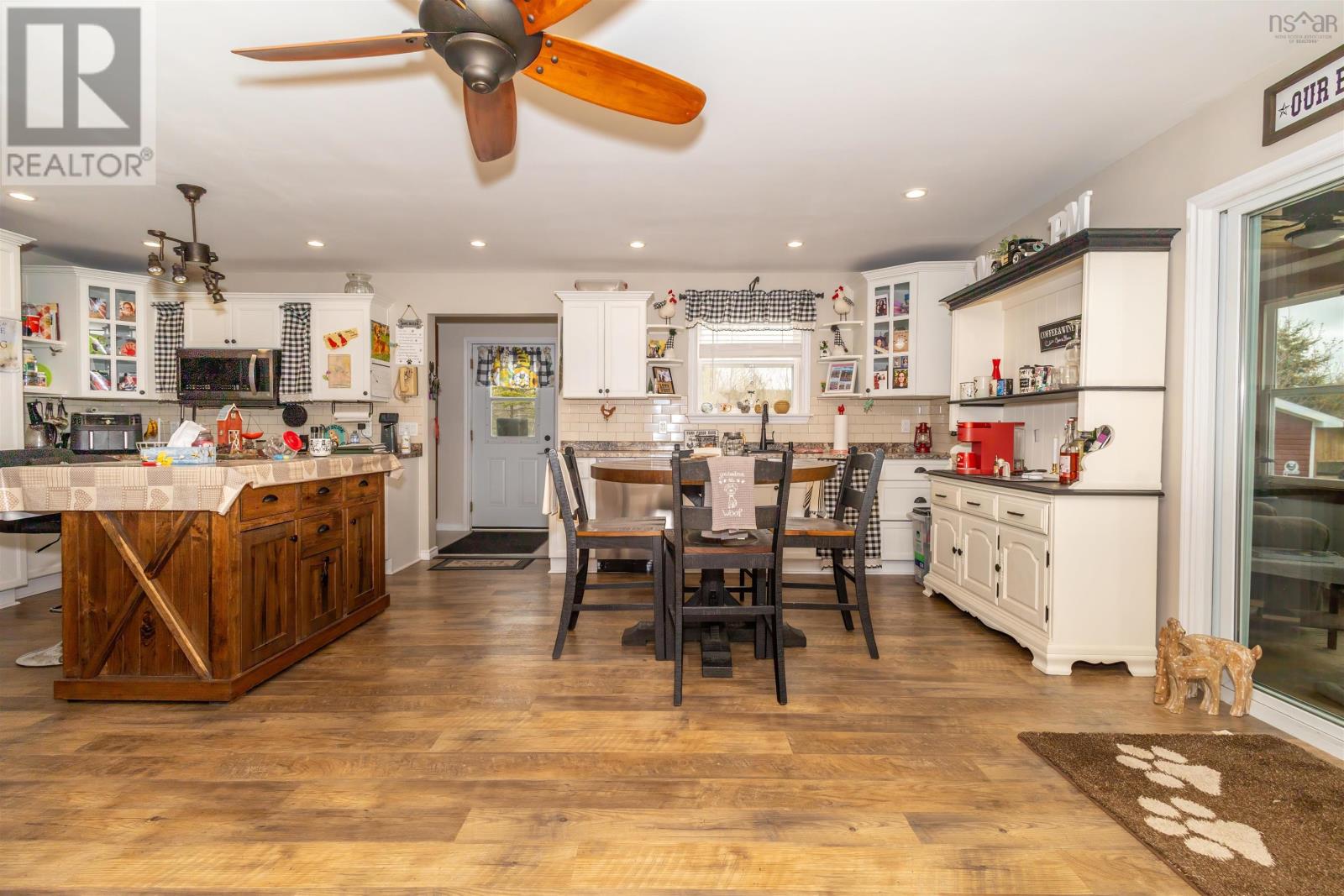 99 Blaze Road - 7