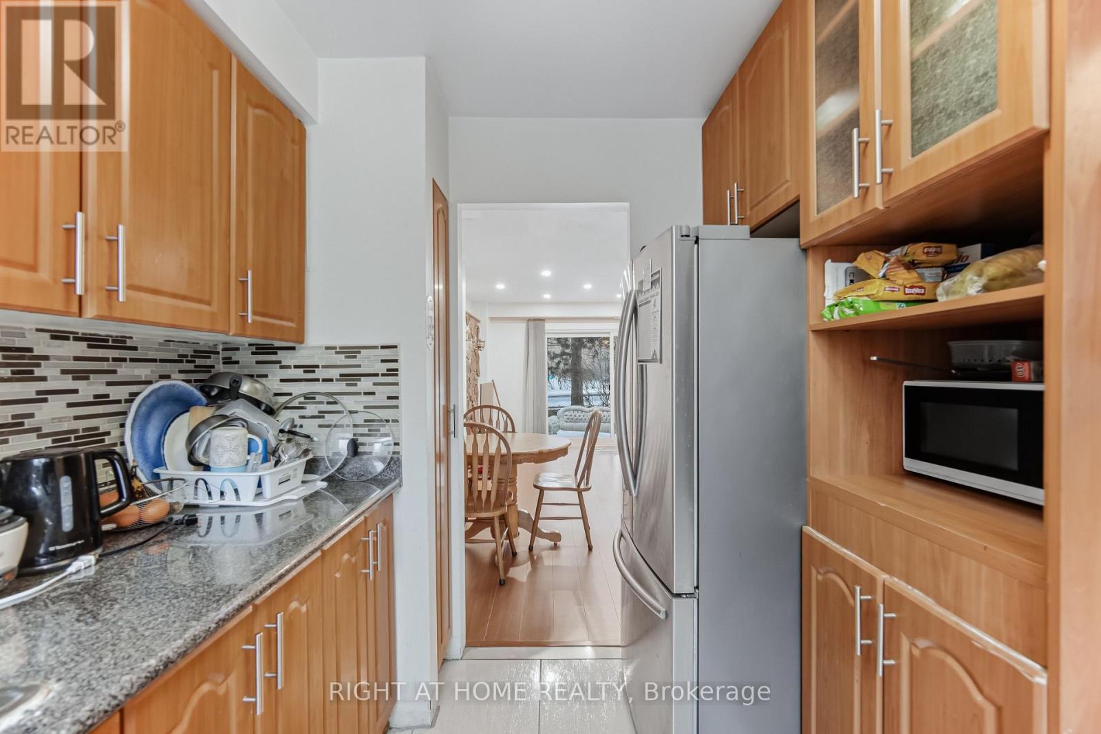 #4 415 SILVERSTONE DRIVE - 14