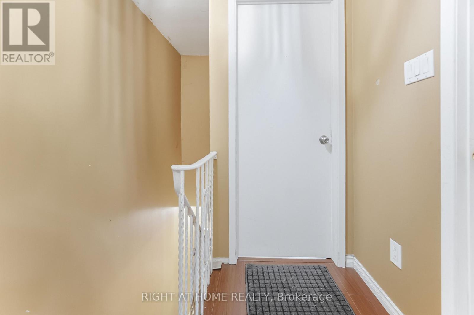 #4 415 SILVERSTONE DRIVE - 16