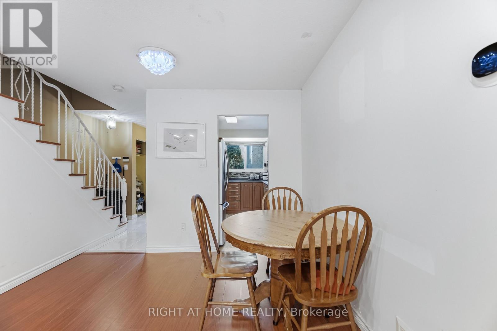 #4 415 SILVERSTONE DRIVE - 8