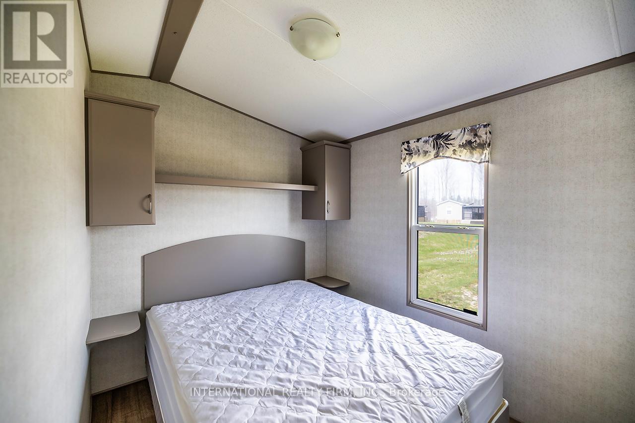 1235 VILLIERS LINE - 34 GLEN ABBEY - 10