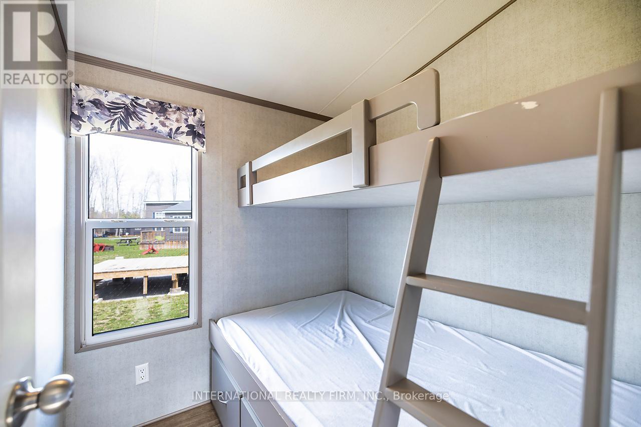 1235 VILLIERS LINE - 34 GLEN ABBEY - 11