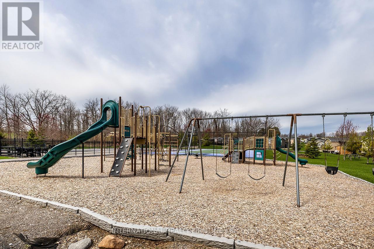 1235 VILLIERS LINE - 34 GLEN ABBEY - 17