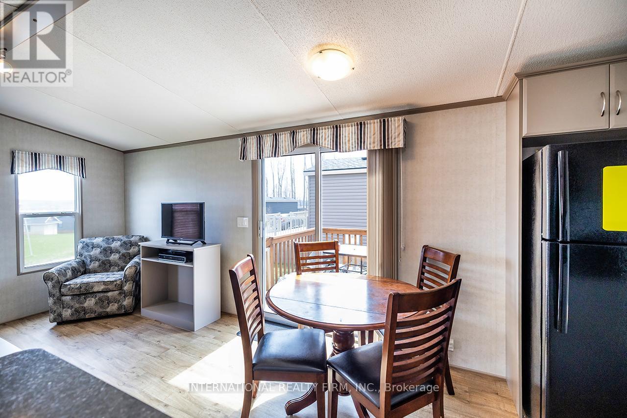 1235 VILLIERS LINE - 34 GLEN ABBEY - 3