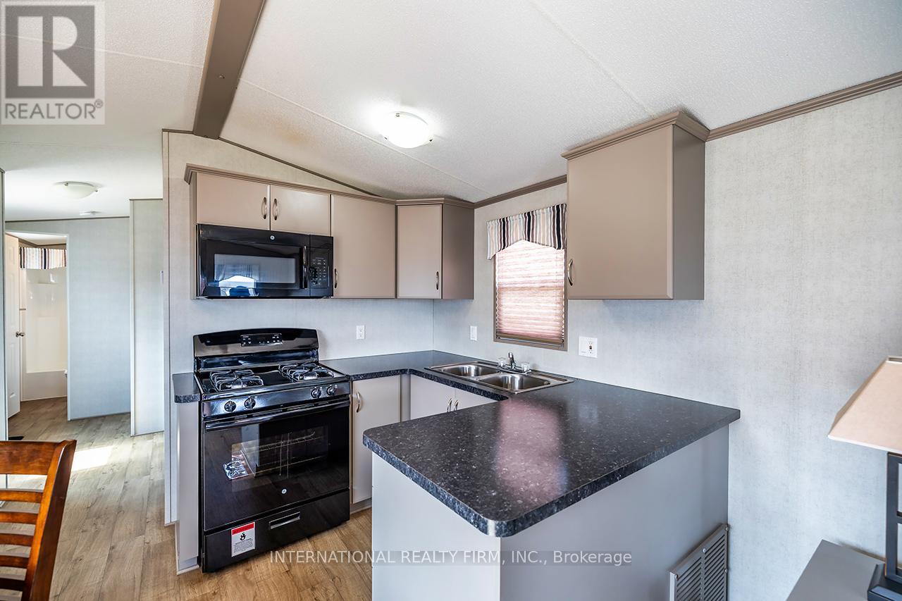 1235 VILLIERS LINE - 34 GLEN ABBEY - 7