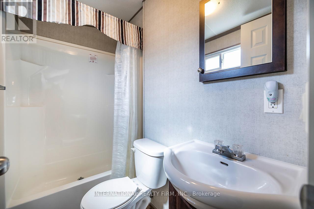 1235 VILLIERS LINE - 34 GLEN ABBEY - 9