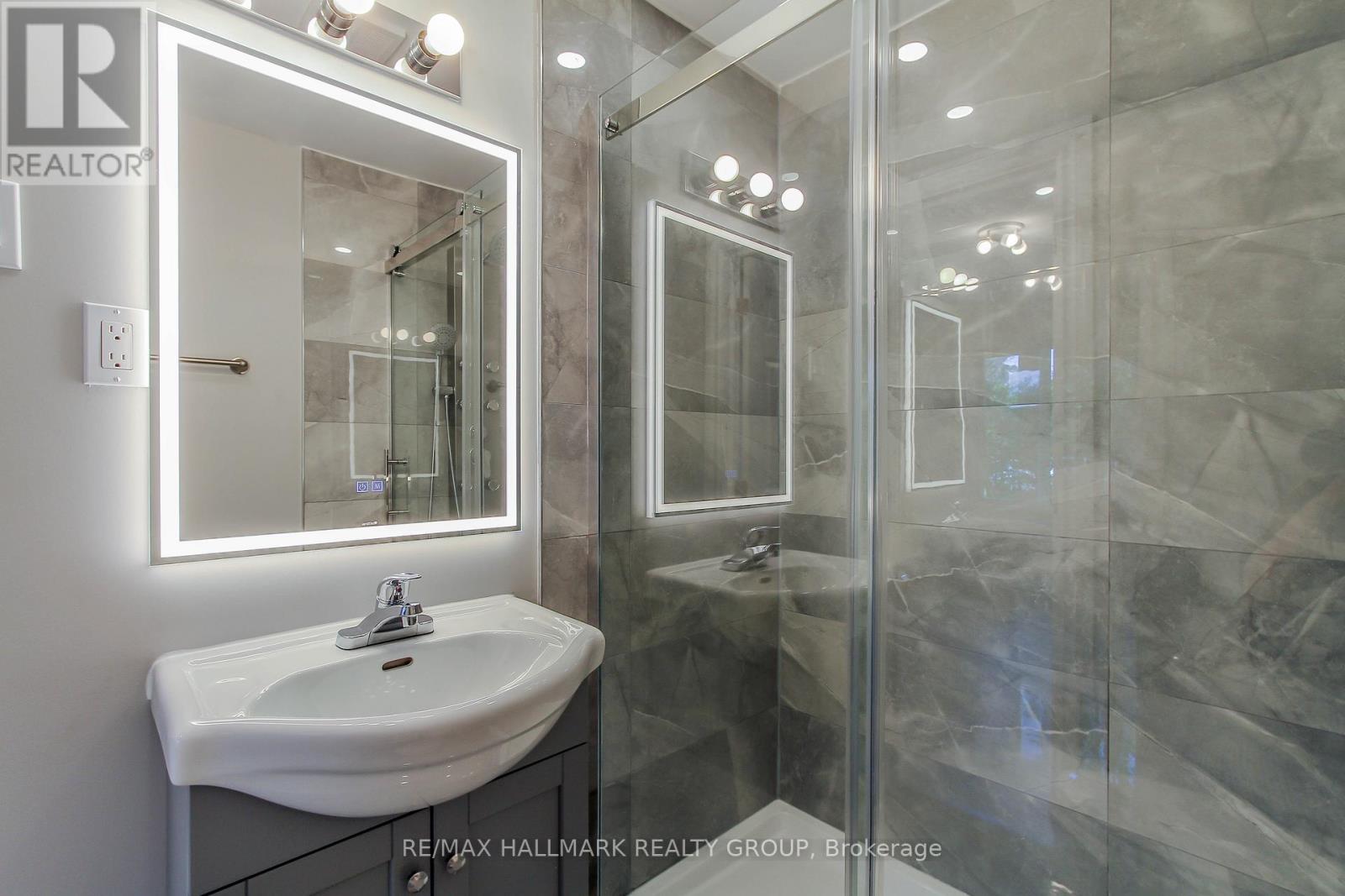 4 Bed, 3 Bath House for Rent in Ottawa – 448 PLEASANT PARK ROAD, Ottawa – MLS# X13066192 - Image 17