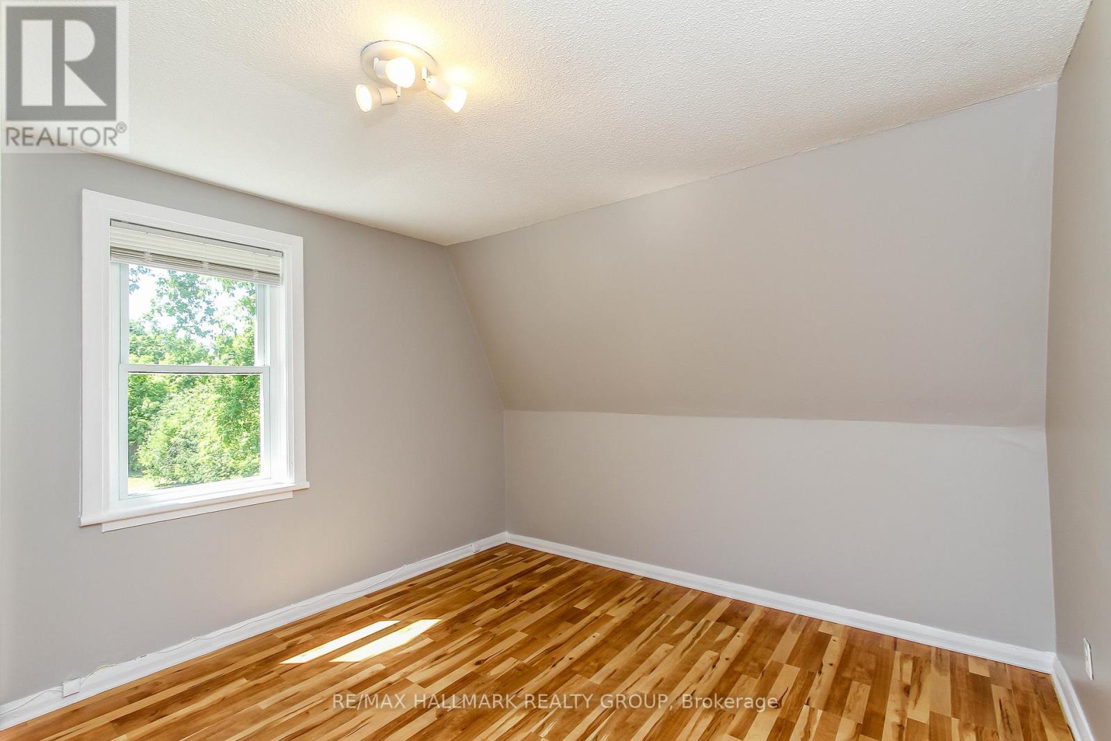 4 Bed, 3 Bath House for Rent in Ottawa – 448 PLEASANT PARK ROAD, Ottawa – MLS# X13066192 - Image 19