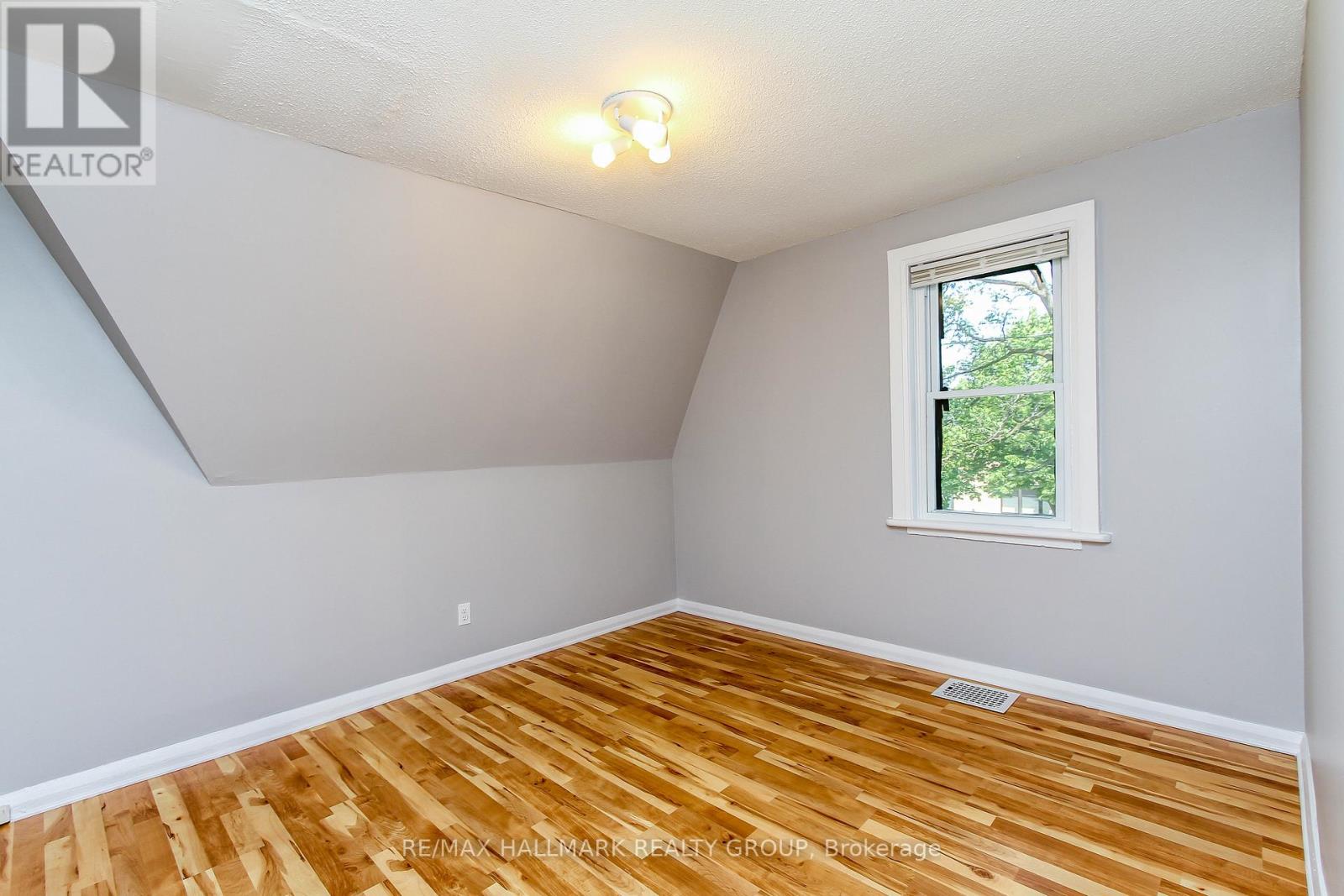 4 Bed, 3 Bath House for Rent in Ottawa – 448 PLEASANT PARK ROAD, Ottawa – MLS# X13066192 - Image 3