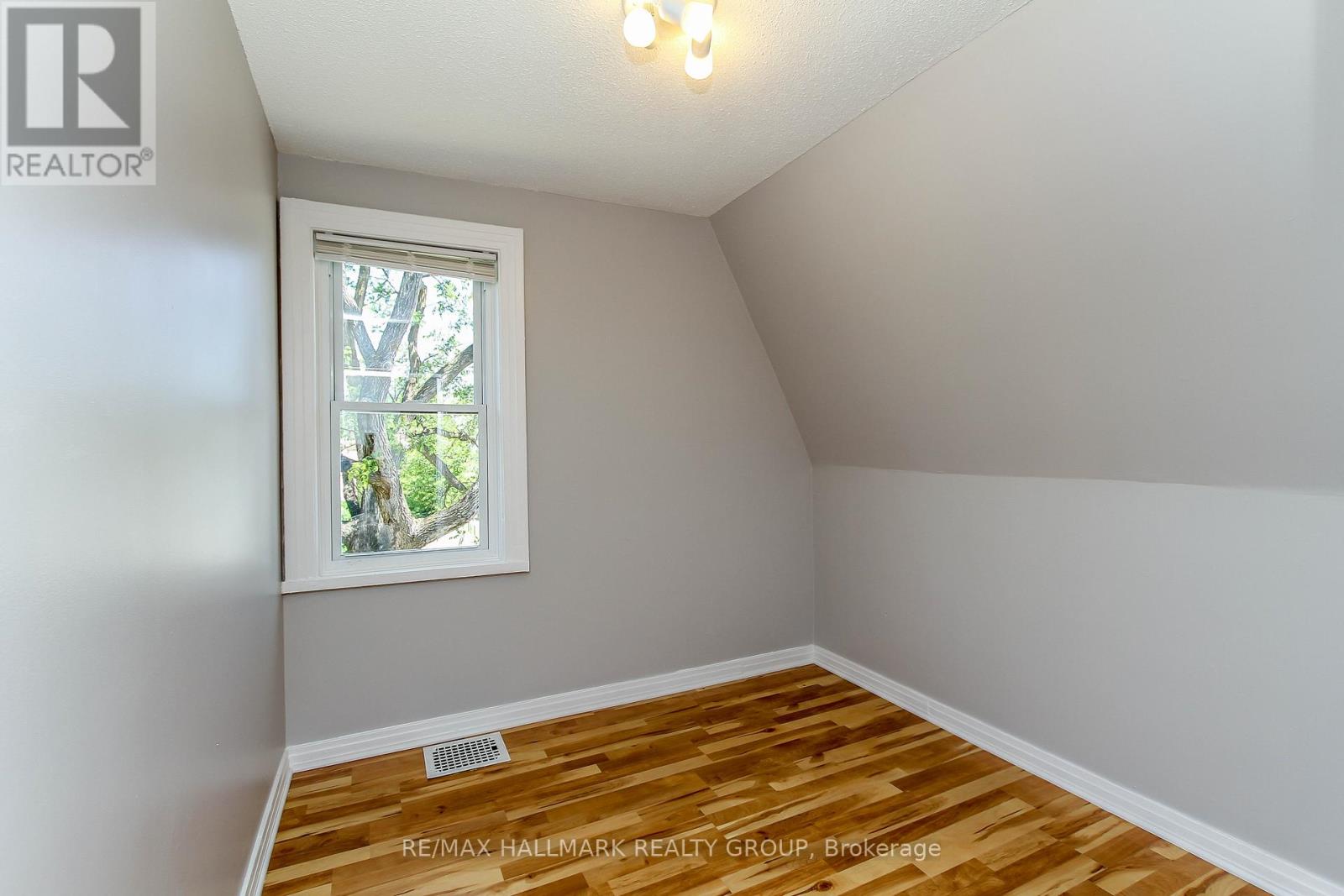 4 Bed, 3 Bath House for Rent in Ottawa – 448 PLEASANT PARK ROAD, Ottawa – MLS# X13066192 - Image 25