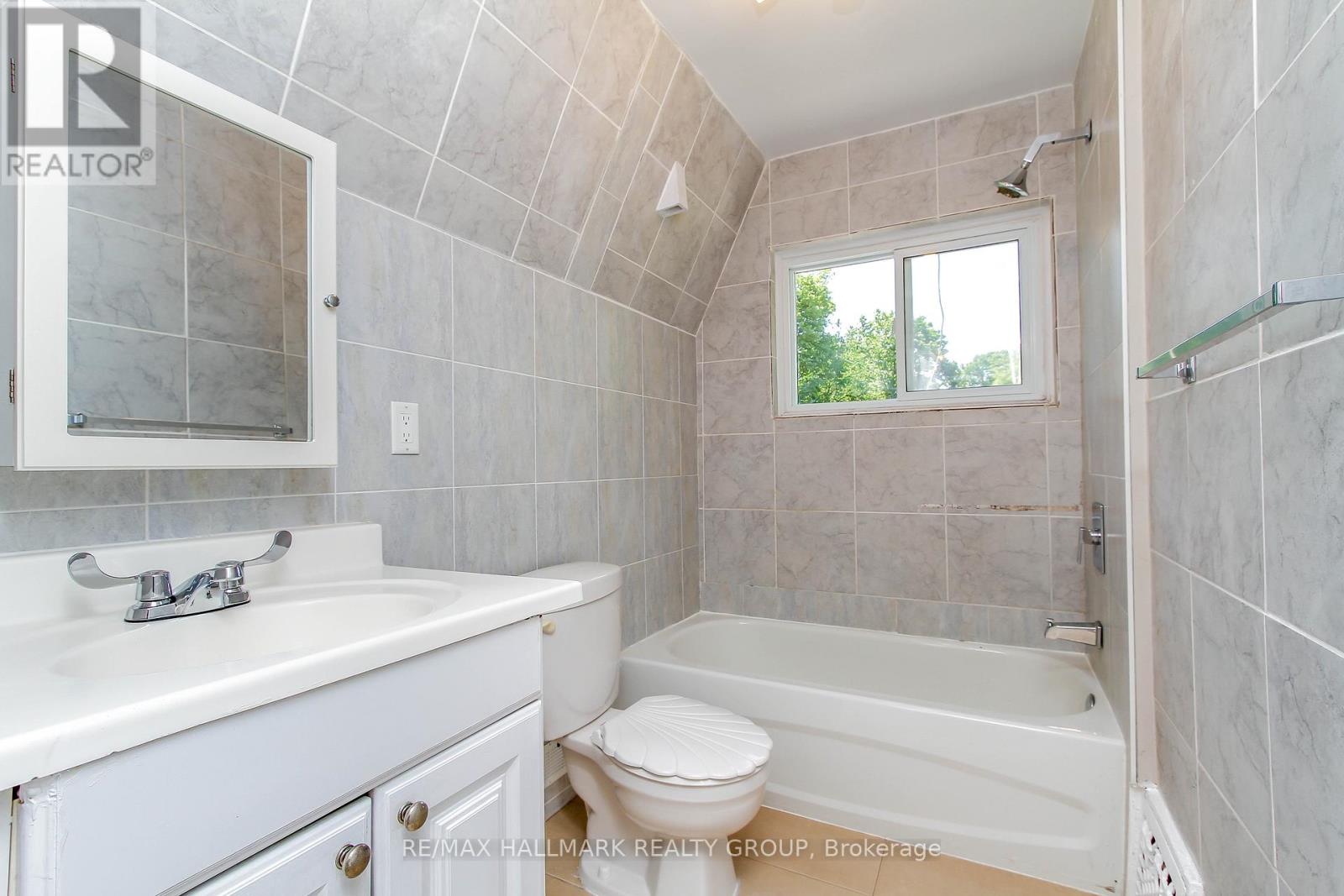 4 Bed, 3 Bath House for Rent in Ottawa – 448 PLEASANT PARK ROAD, Ottawa – MLS# X13066192 - Image 30