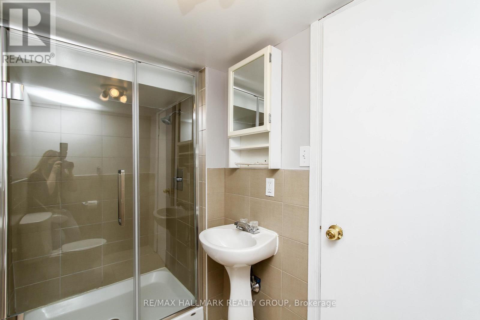 4 Bed, 3 Bath House for Rent in Ottawa – 448 PLEASANT PARK ROAD, Ottawa – MLS# X13066192 - Image 24