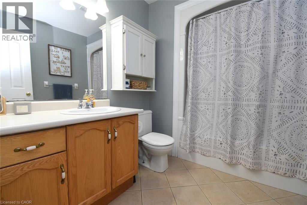 21 GLENGARY Crescent, Caledonia, Ontario, N3W2L7 — Photo 10