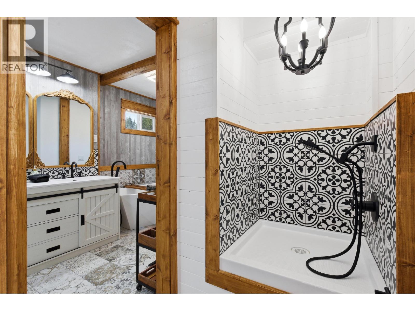 2479 BUSH ROAD - 24