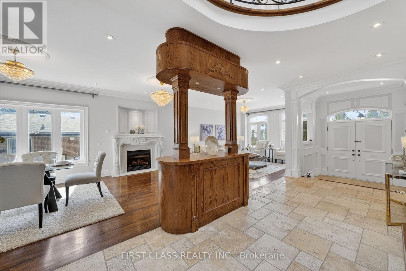 1031A LILLIAN STREET - 10