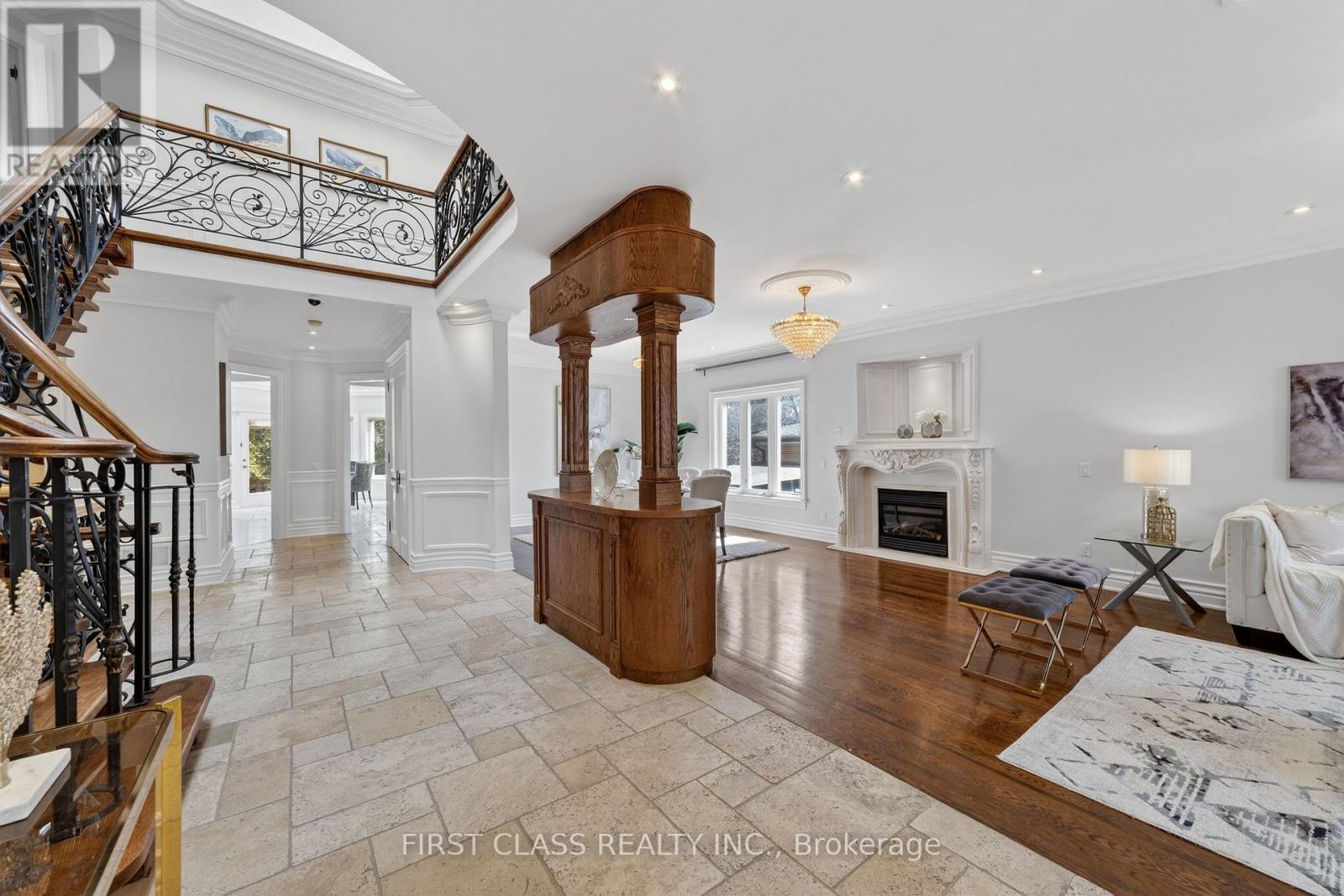 1031A LILLIAN STREET - 3
