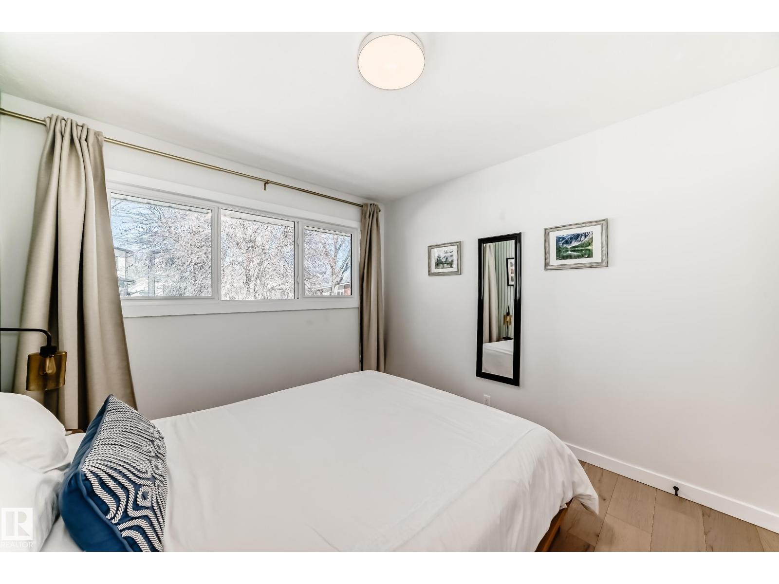 9323 70 AV NW, Edmonton
