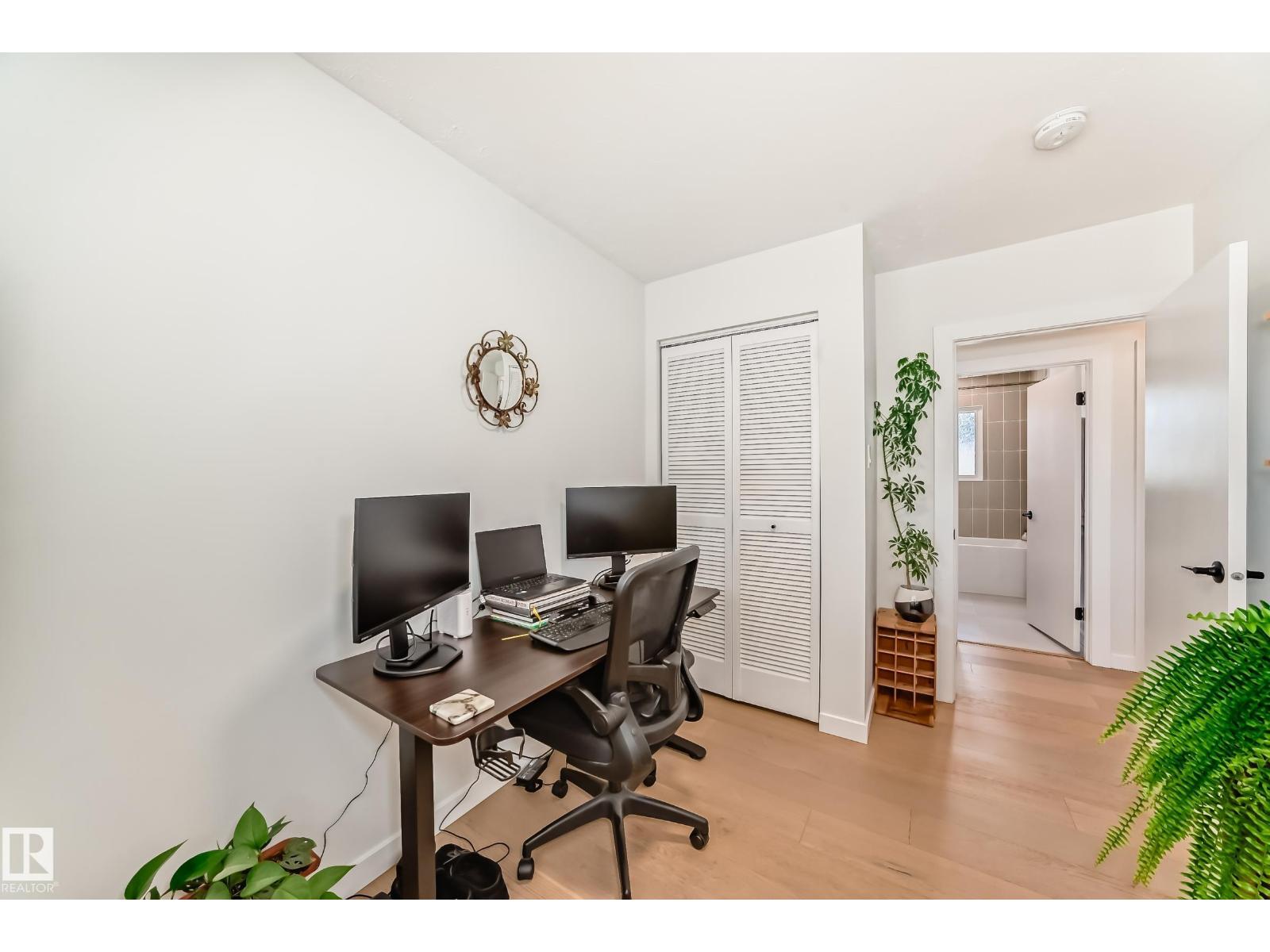 9323 70 AV NW, Edmonton