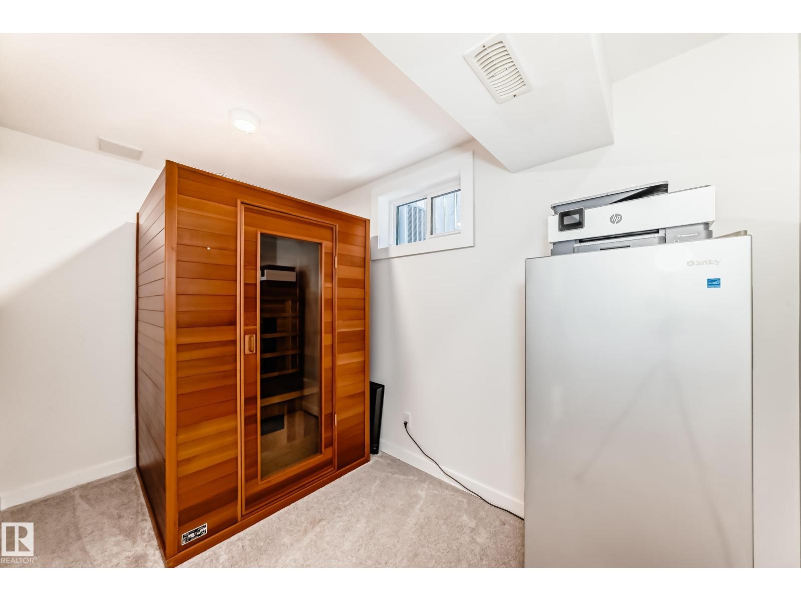 9323 70 AV NW, Edmonton