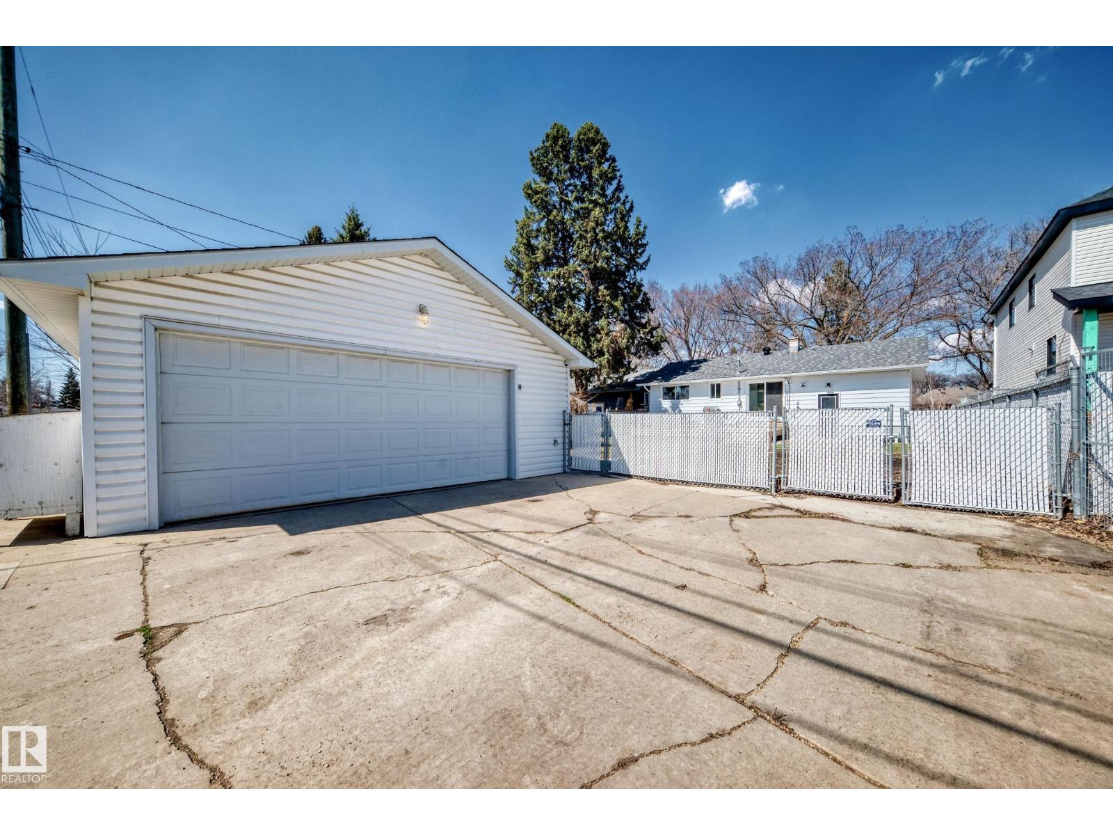 9323 70 AV NW, Edmonton