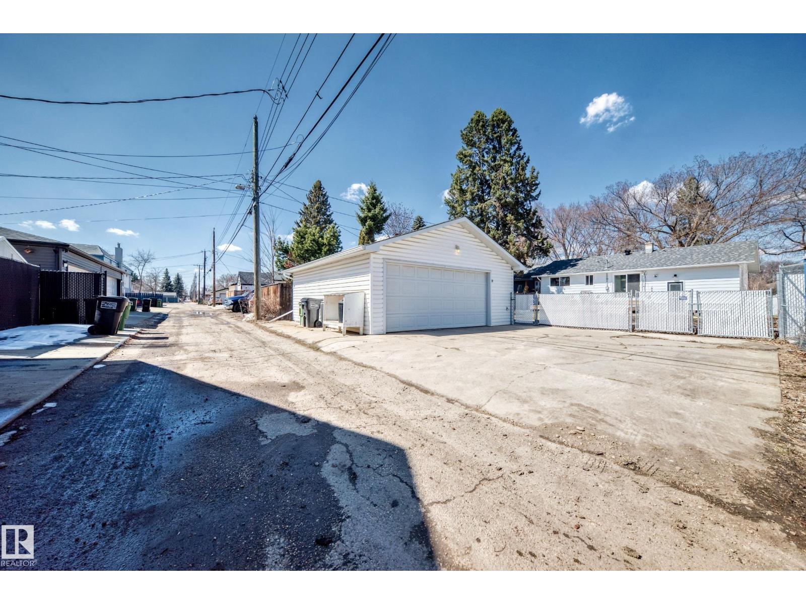 9323 70 AV NW, Edmonton