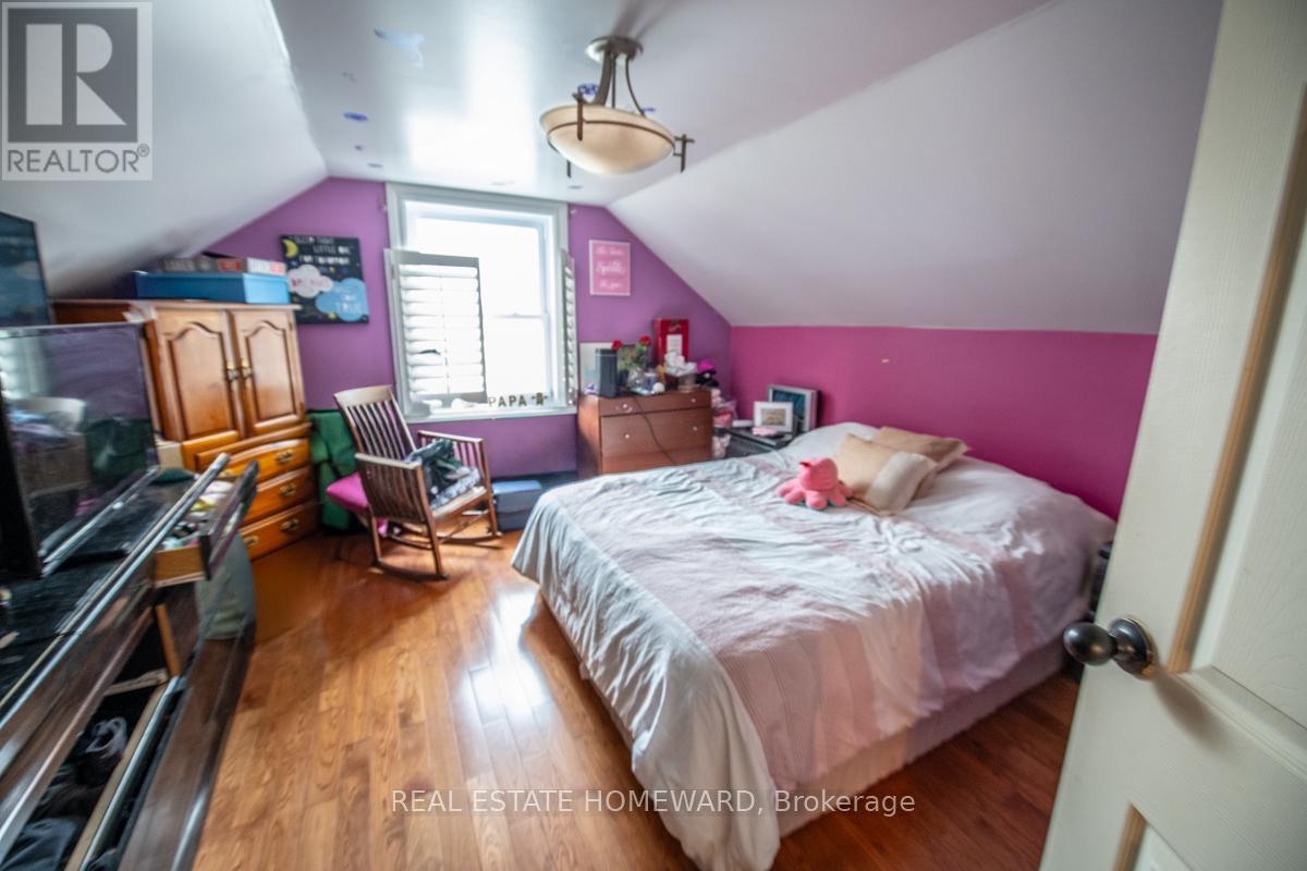 103 QUEEN STREET - 12