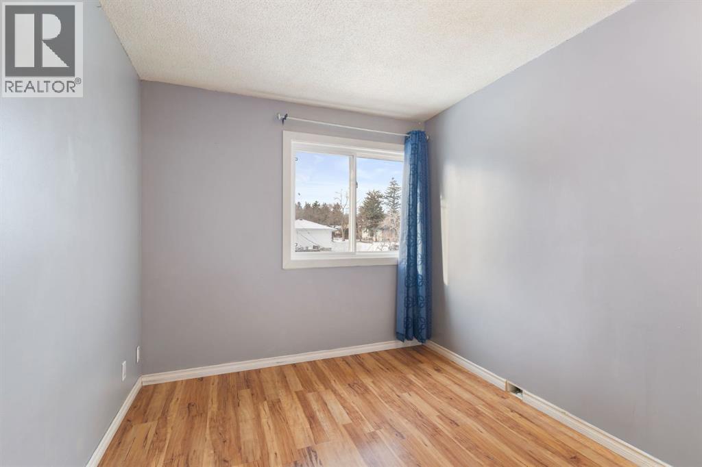 #6 6147 Buckthorn Road NW - 17