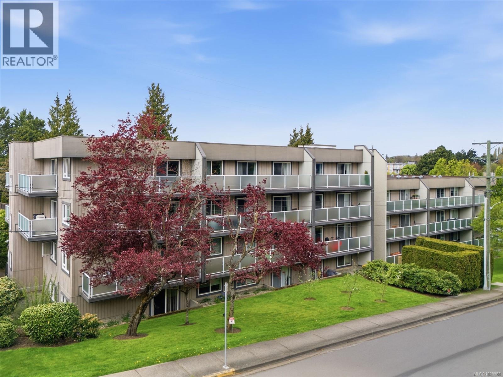 401 3252 Glasgow Avenue, Saanich