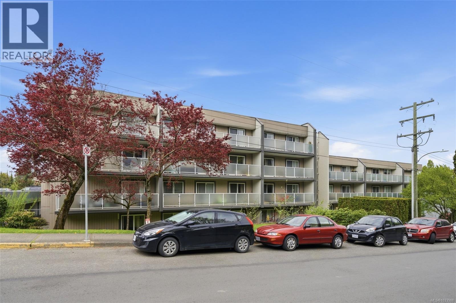 401 3252 Glasgow Avenue, Saanich