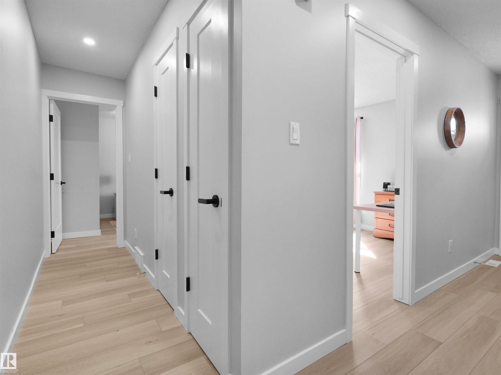 1164 KNOTTWOOD RD E NW, Edmonton