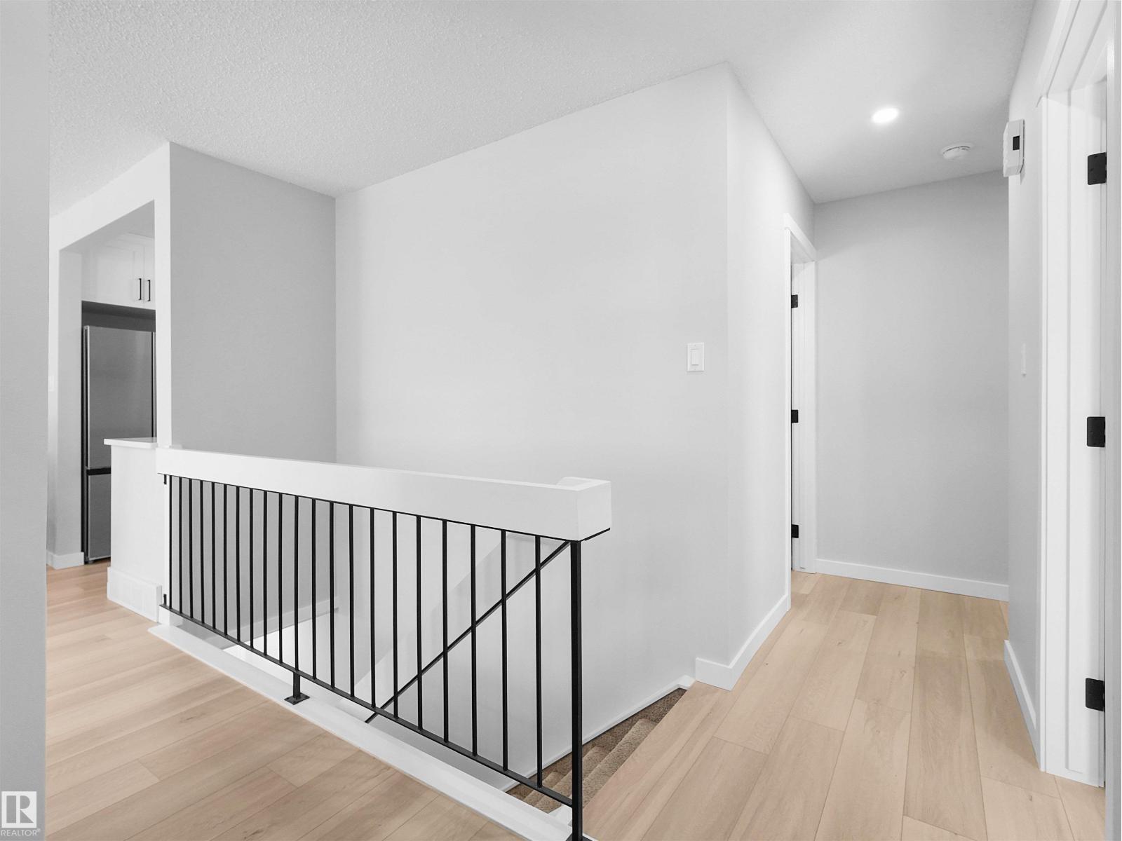 1164 KNOTTWOOD RD E NW, Edmonton