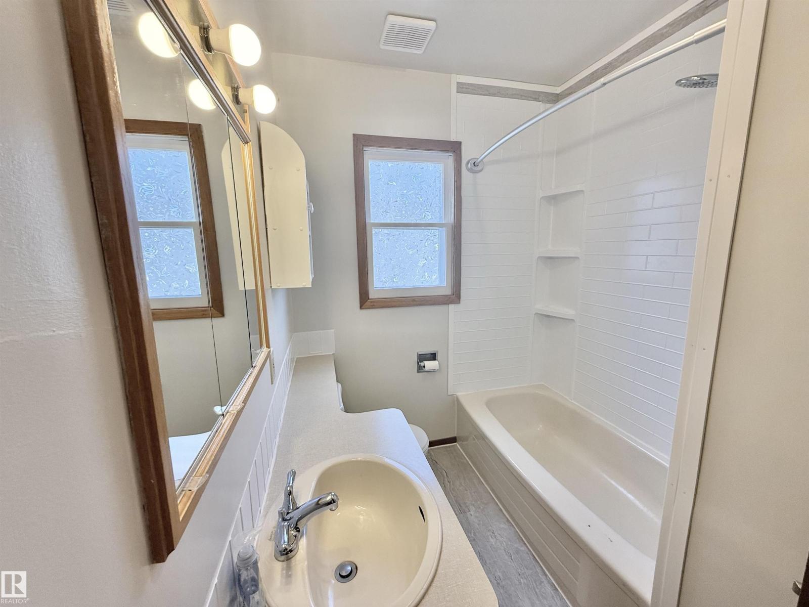 9330 72 AV NW NW, Edmonton