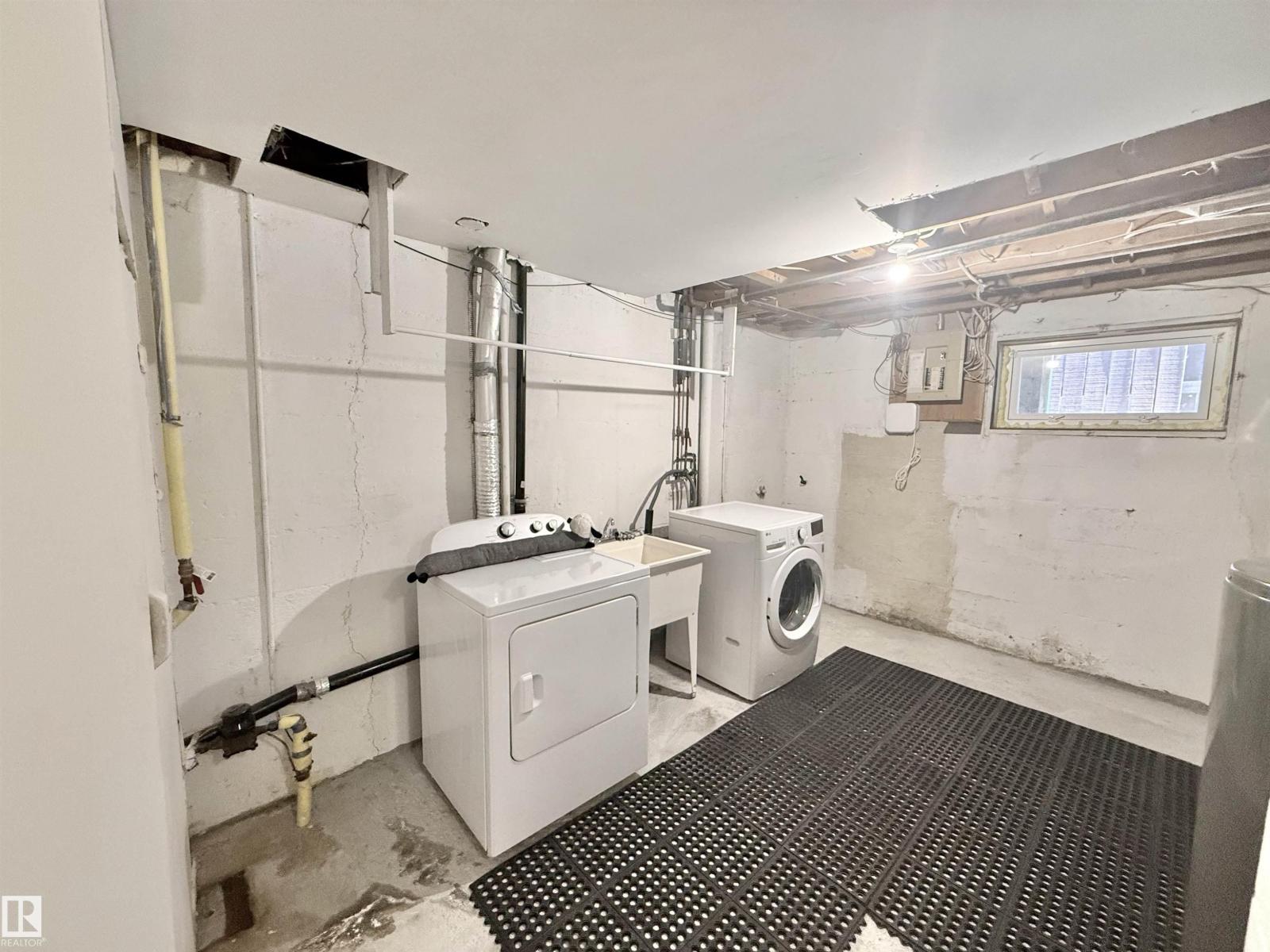 9330 72 AV NW NW, Edmonton