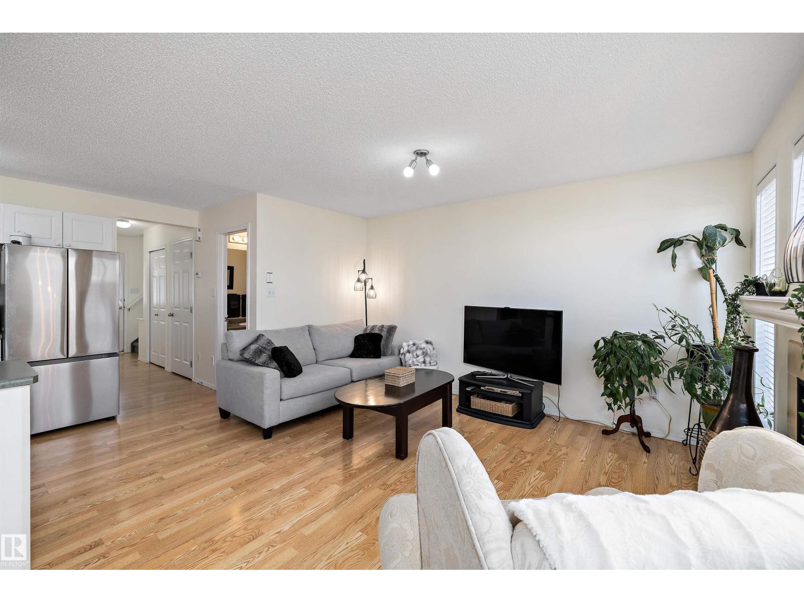 #21 2004 GRANTHAM CO NW, Edmonton