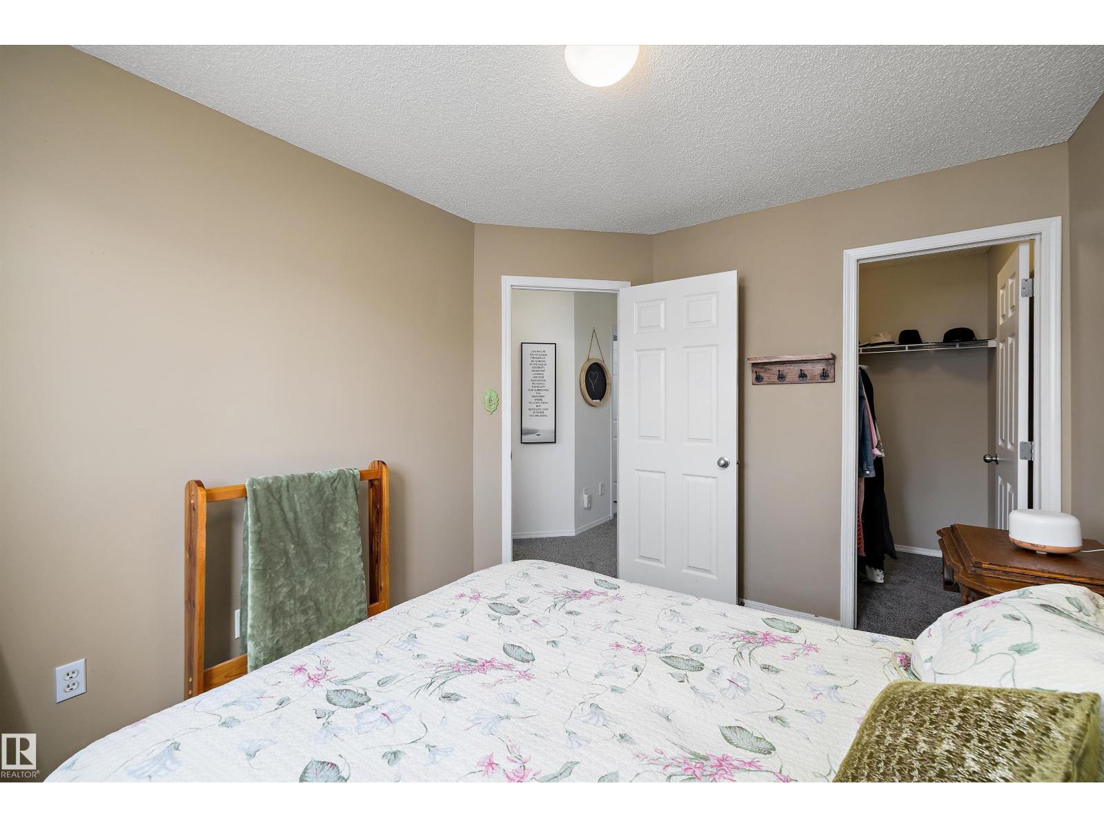 #21 2004 GRANTHAM CO NW, Edmonton
