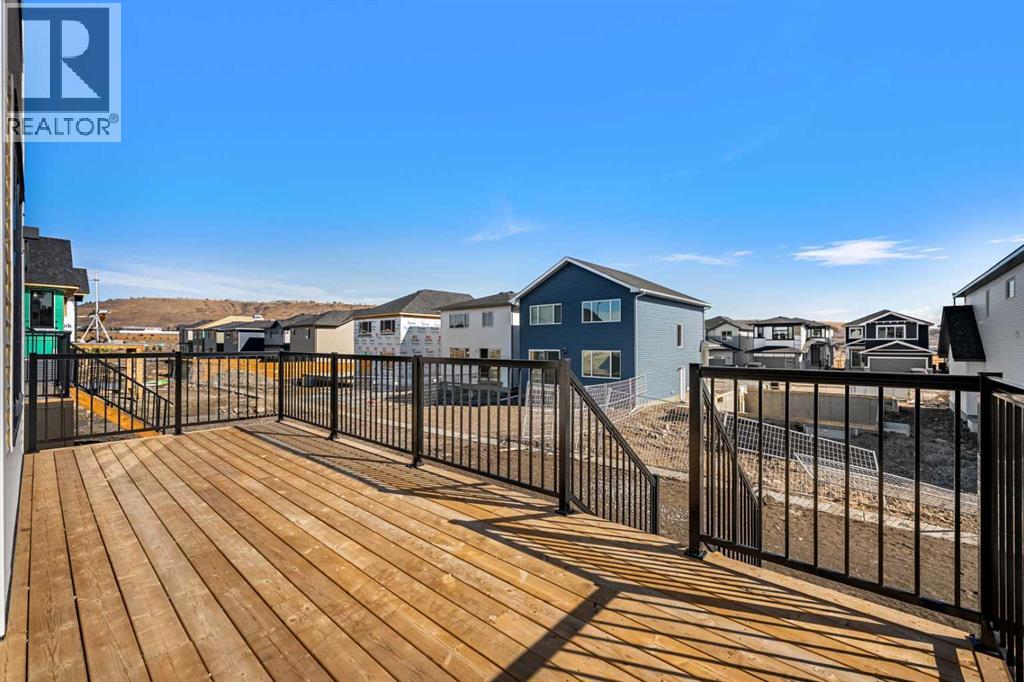 121 Quartz Crescent — photo 41