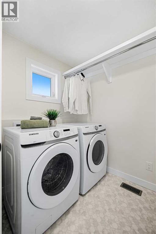 121 Quartz Crescent — photo 37
