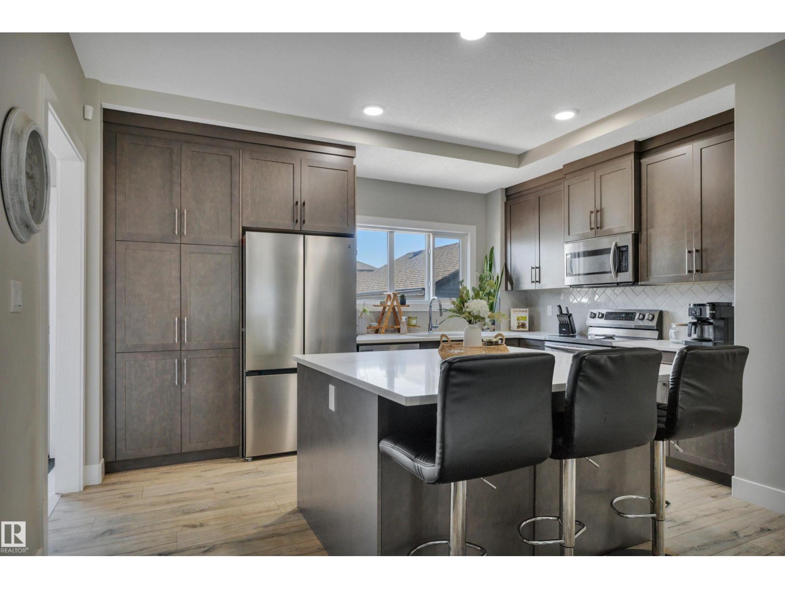 921 BERG PL, Leduc