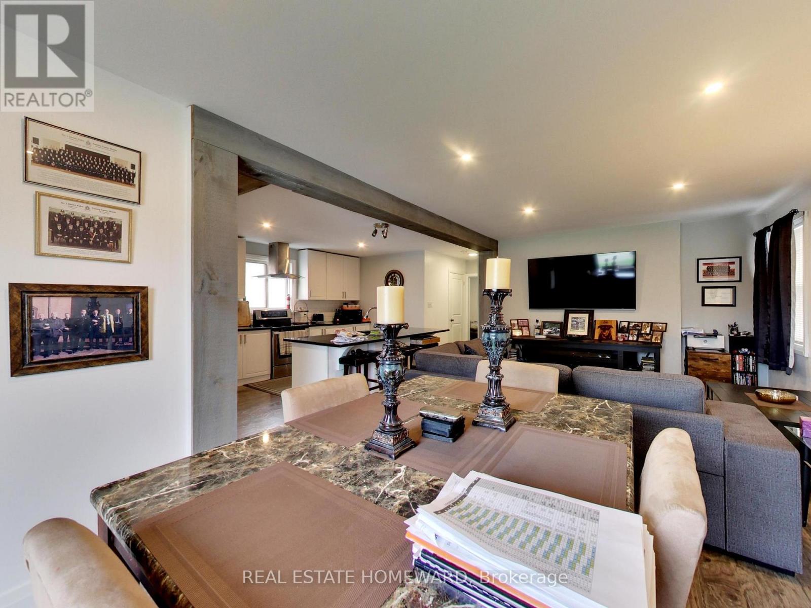 102 CENTRAL PARK BOULEVARD N - 23