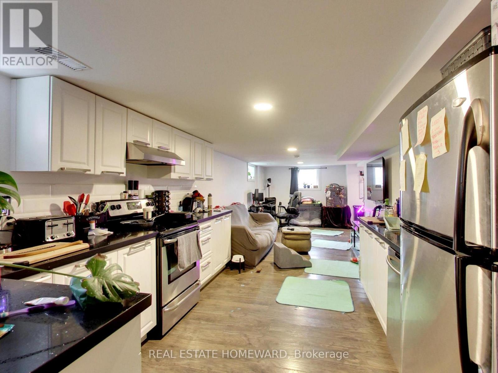 102 CENTRAL PARK BOULEVARD N - 39