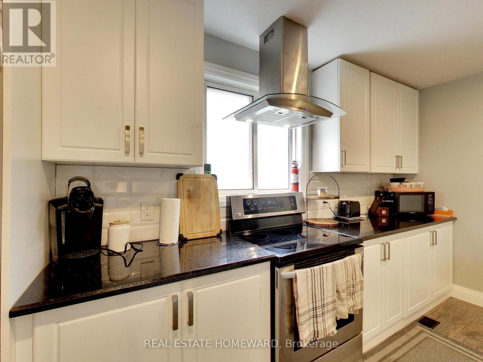 102 CENTRAL PARK BOULEVARD N - 8