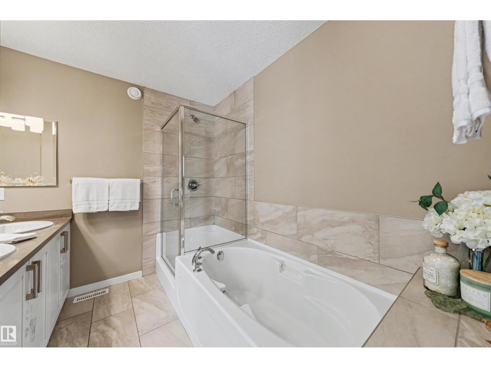 4042 CHAPPELLE GREEN GR SW, Edmonton