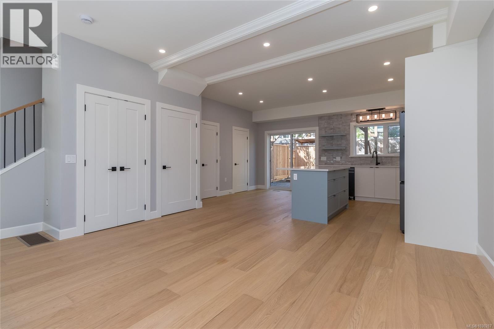 #103 1048 Clarke Rd - 7