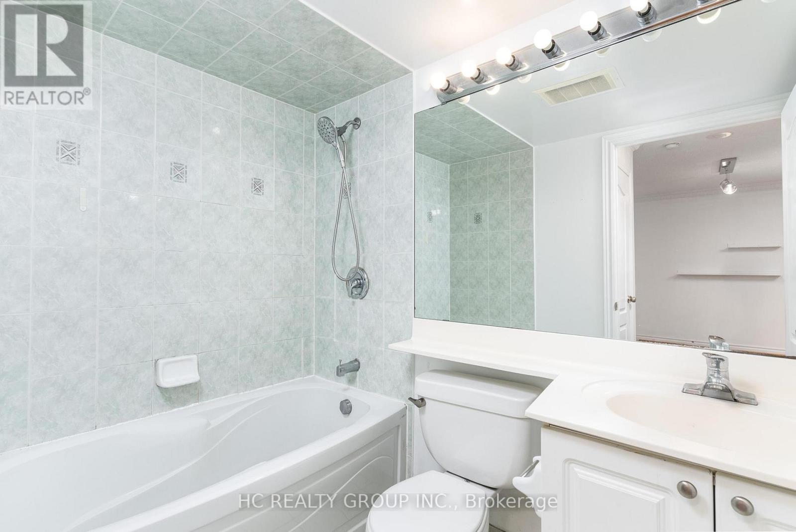 1008 - 18 SOMMERSET WAY — photo 14