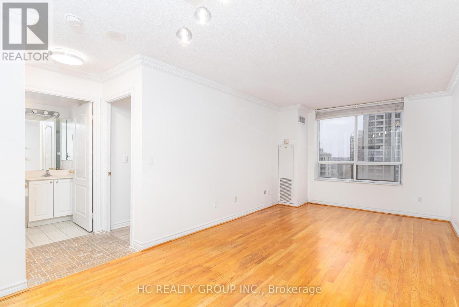 1008 - 18 SOMMERSET WAY - photo 4