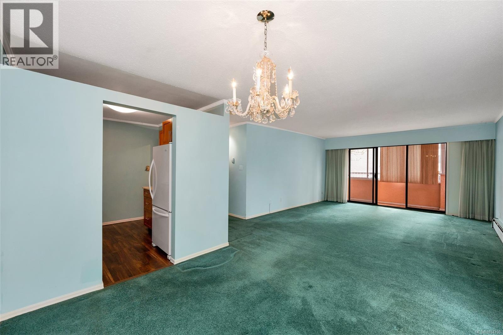 201 1050 Park Boulevard, Victoria