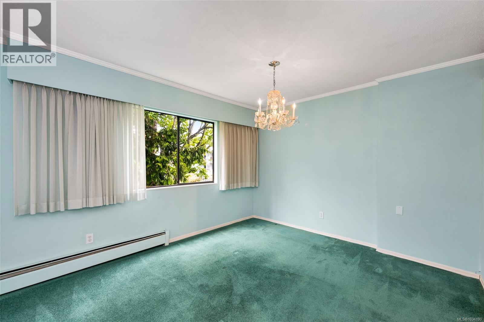 201 1050 Park Boulevard, Victoria