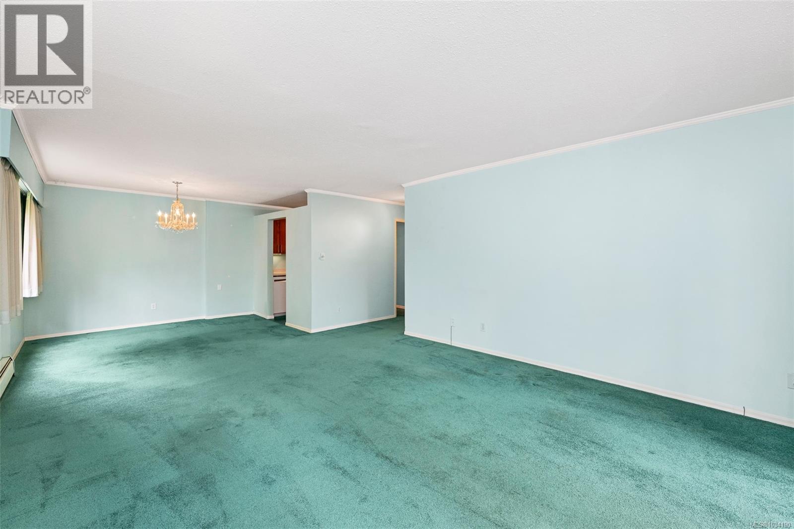201 1050 Park Boulevard, Victoria