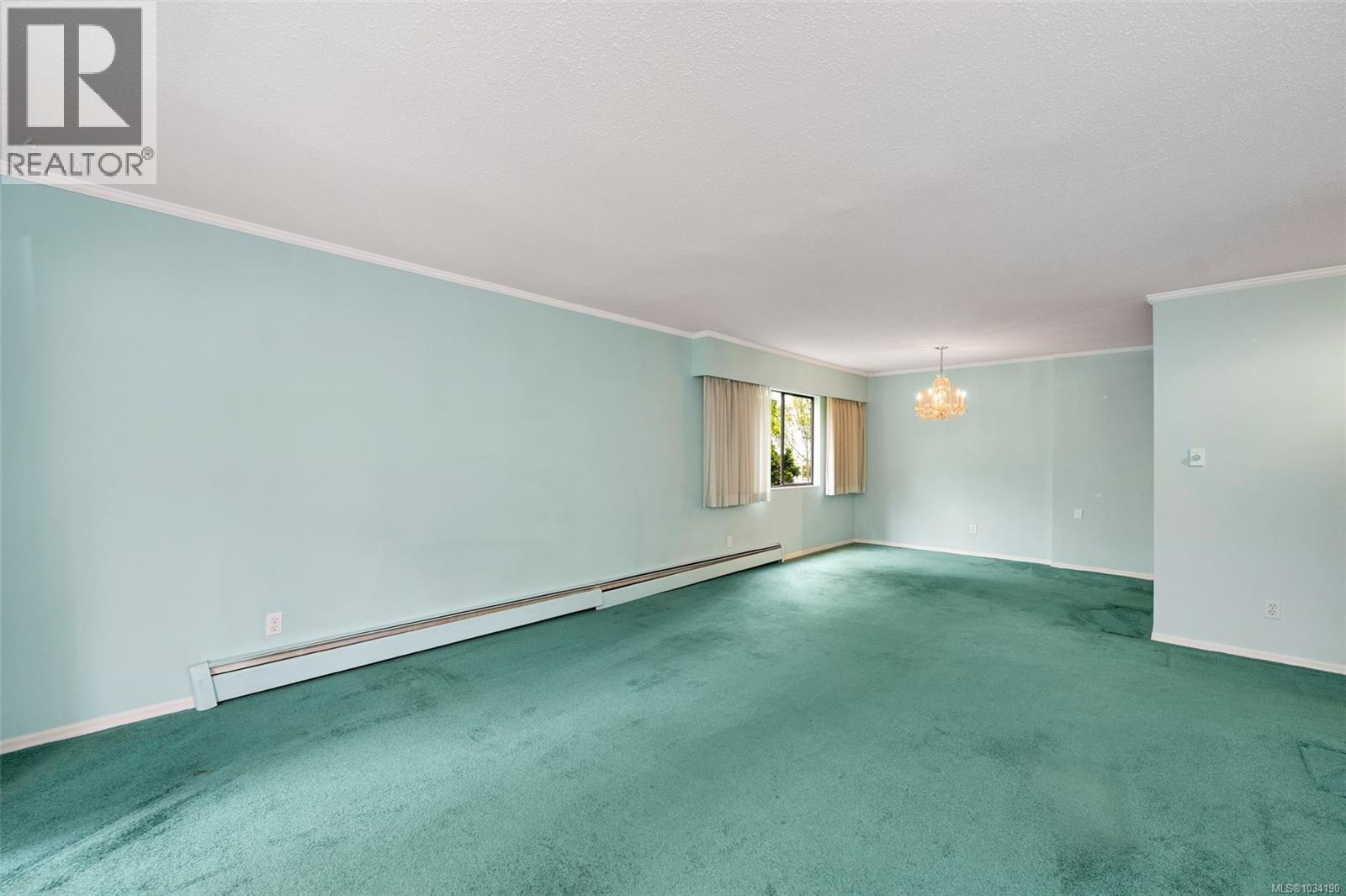 201 1050 Park Boulevard, Victoria