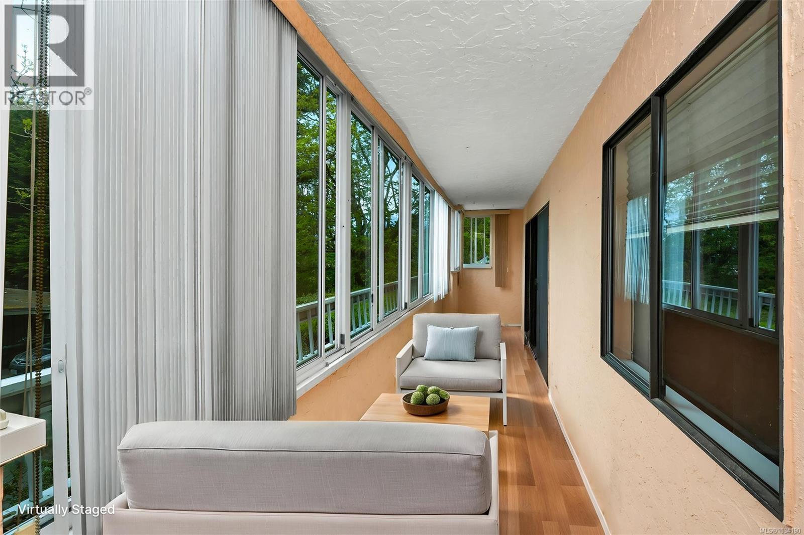 201 1050 Park Boulevard, Victoria